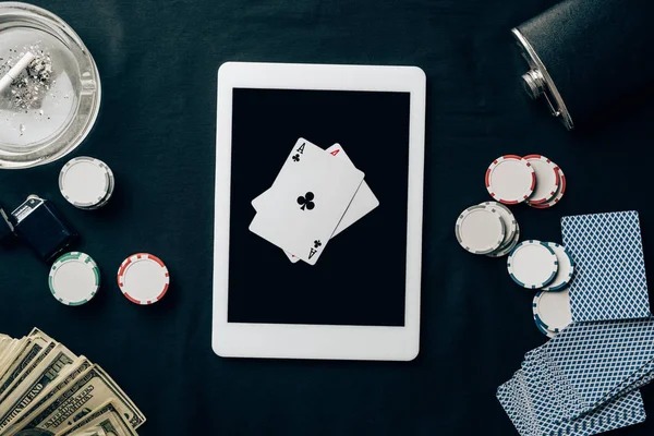 Live dealer dealing cards in Captain's Bounty game on gb777 login