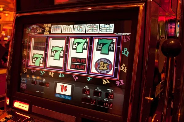 Captain's Bounty gameplay interface showing player hand and dealer cards